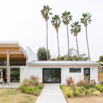 Malibu Beach House by Bestor Architecture
