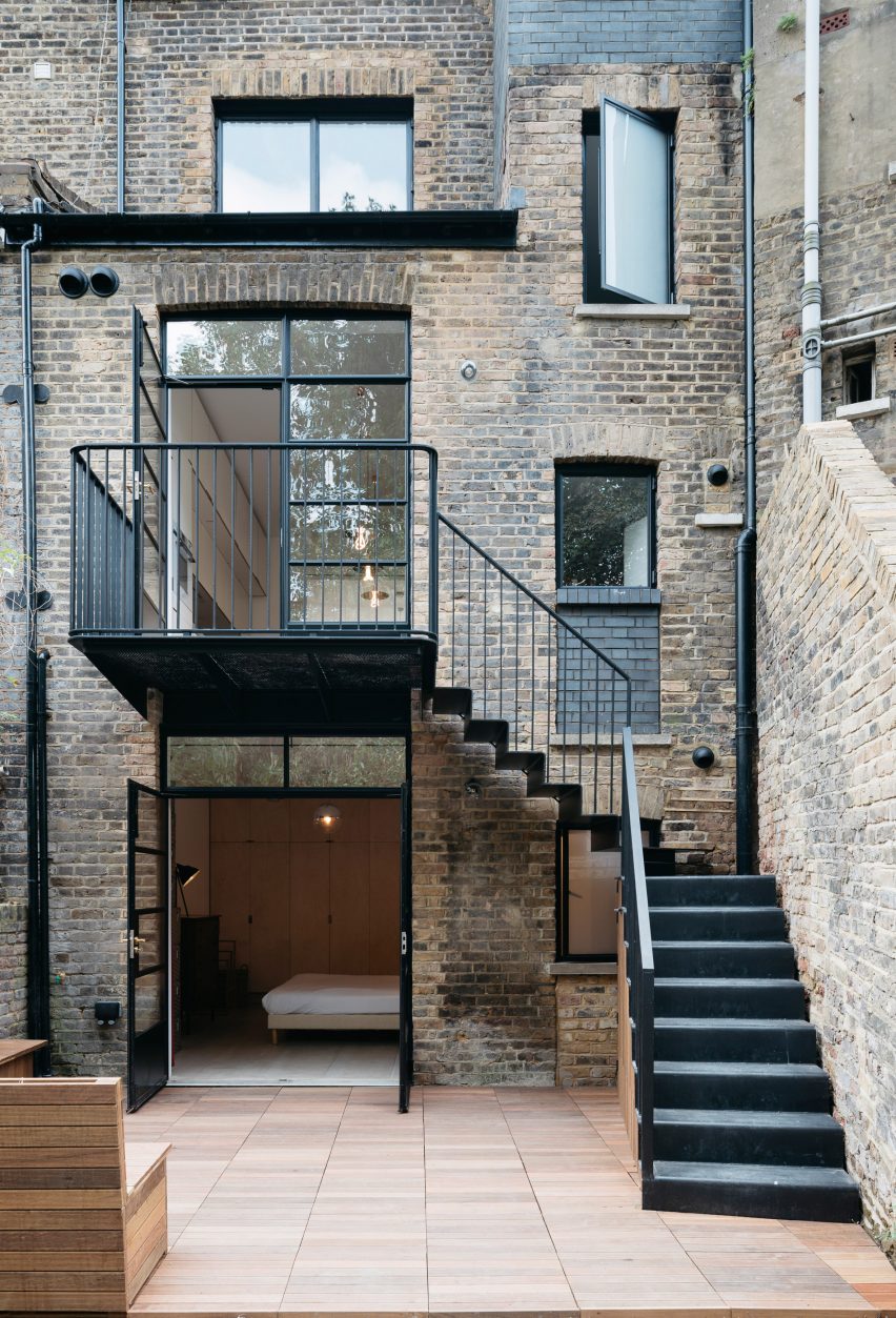 Tsurata Architects designs staircase in London house
