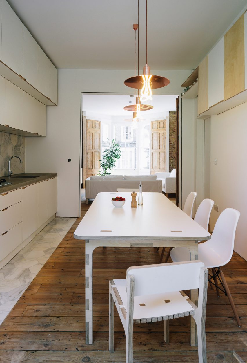 Tsurata Architects designs staircase in London houseTsurata Architects designs staircase in London house