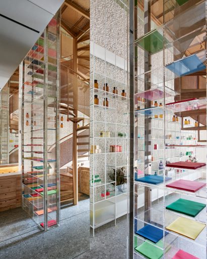 Waterfrom Design create Molecure Pharmacy