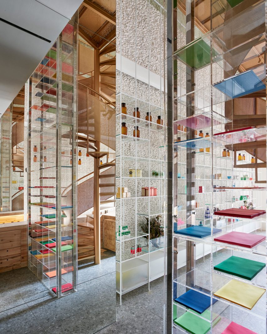 Waterfrom Design create Molecure Pharmacy