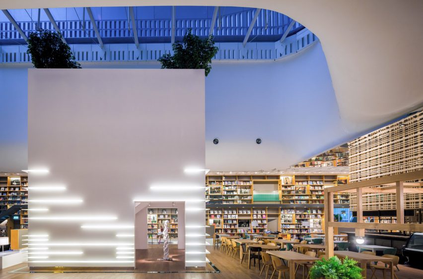 Open House Central Embassy by Klein Dytham architecture