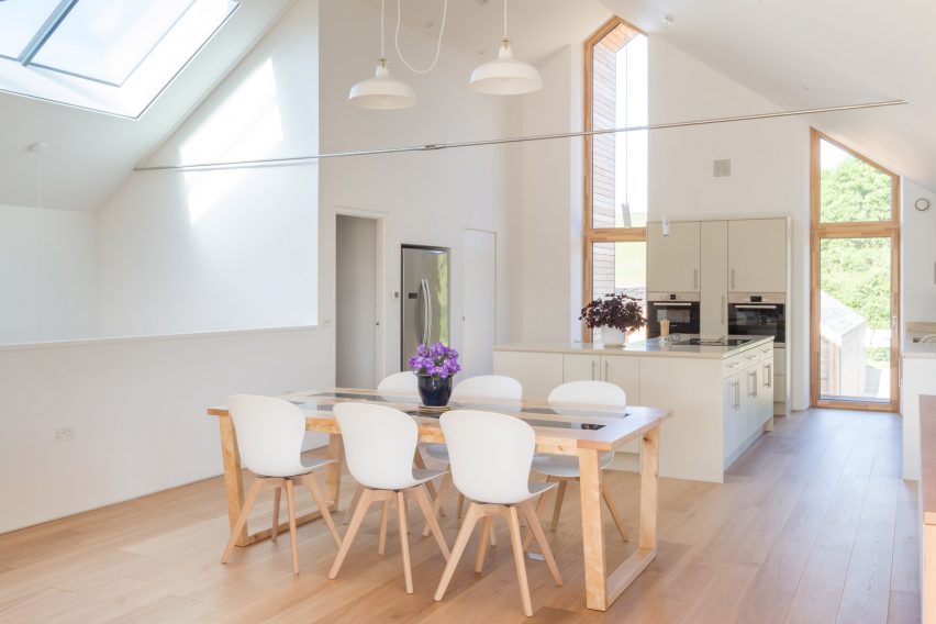 Shawm House by Richard Pender