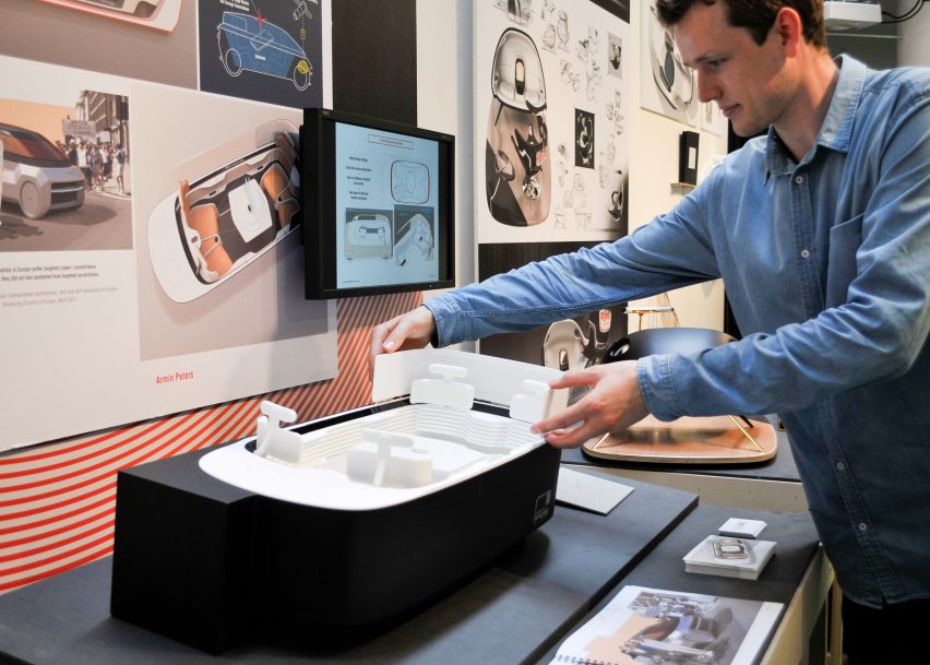 Signal mobile work space by Armin Peters