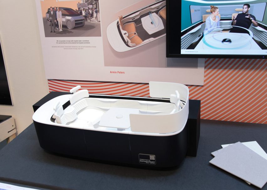 Signal mobile work space by Armin Peters