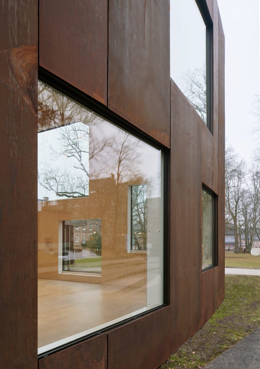 Skissernas Museum extension by Elding Oscarson