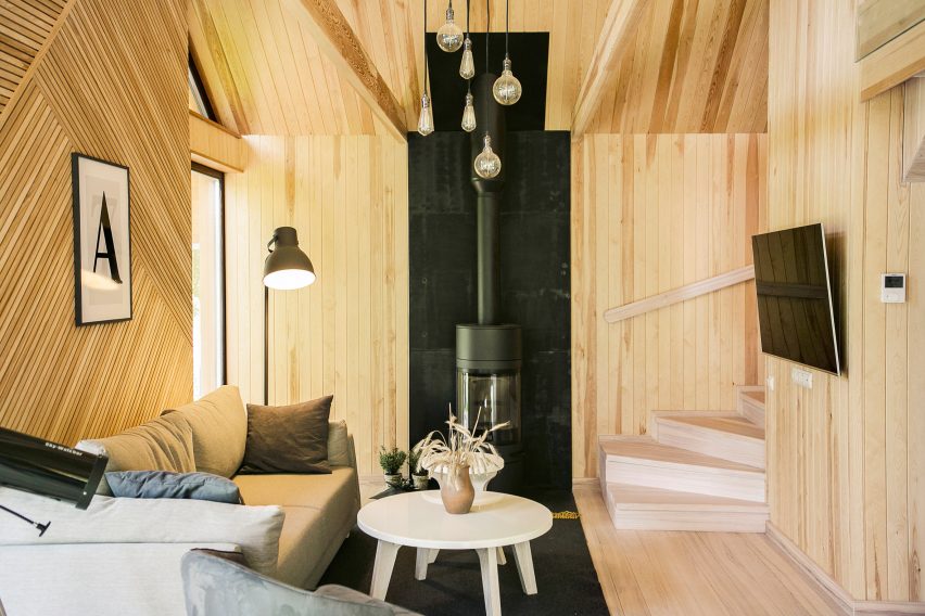 Summer house in Raubichi by Zrobym Architects