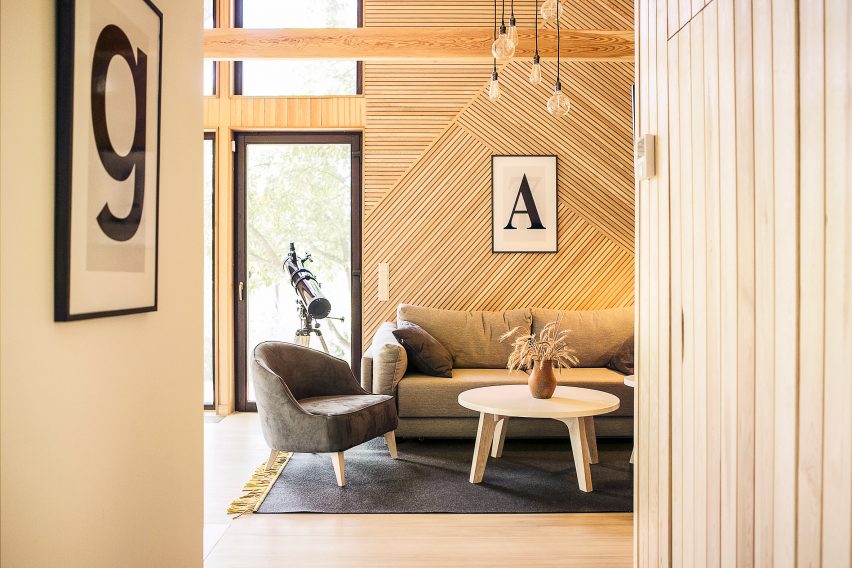 Summer house in Raubichi by Zrobym Architects