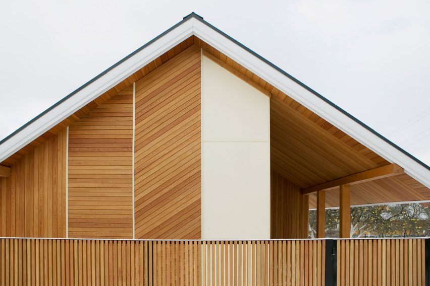 Summer house in Raubichi by Zrobym Architects
