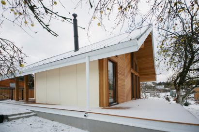 Summer house in Raubichi by Zrobym Architects