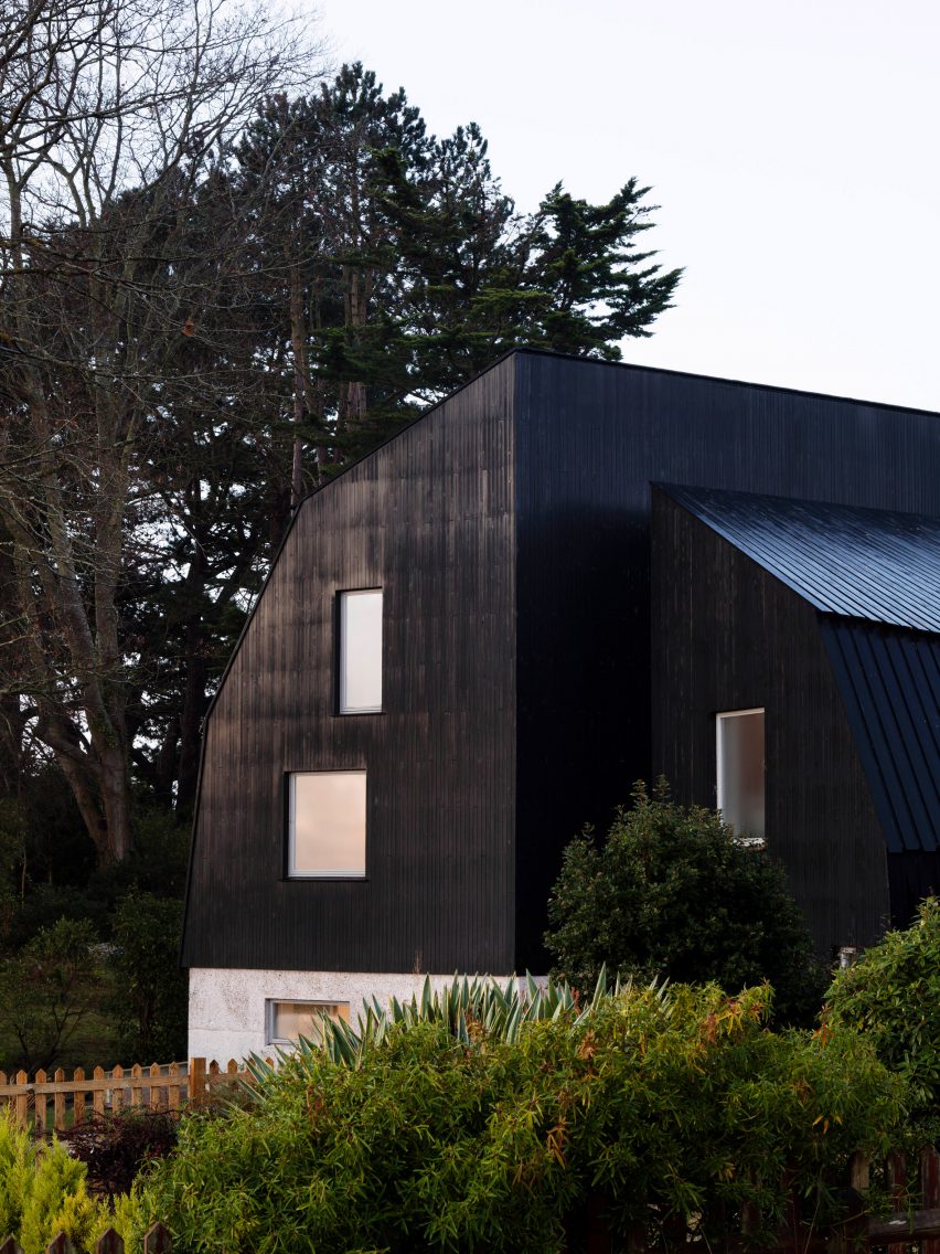The Houseboat by Mole Architects