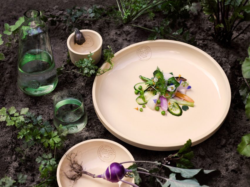 To See a World in a Grain of Sand by Atelier NL at DDW