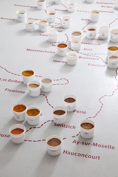 To See a World in a Grain of Sand by Atelier NL at DDW