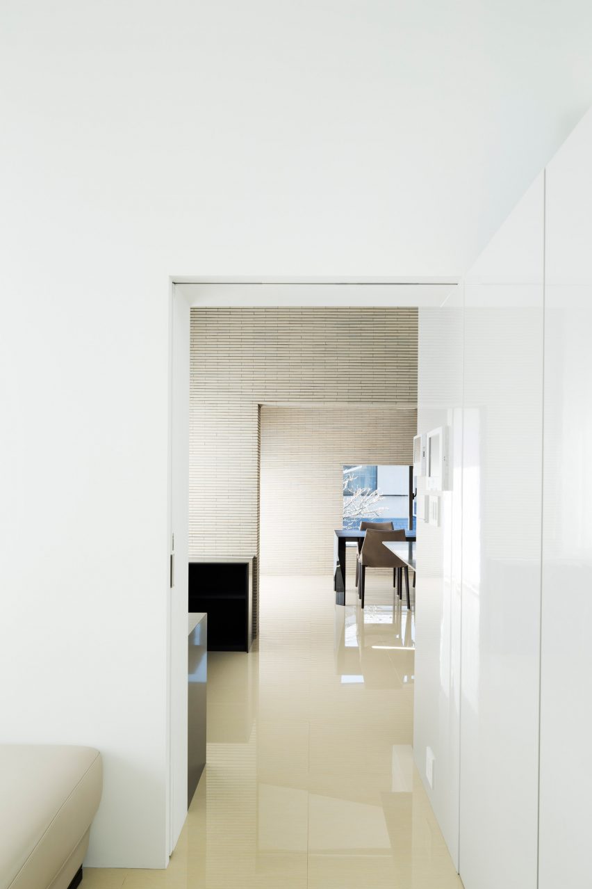 Trim House by Apollo Architects and Associates