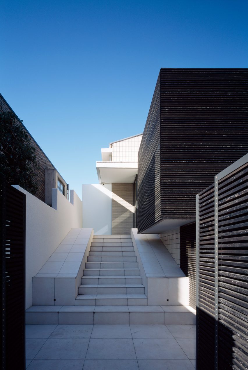 Trim House by Apollo Architects and Associates