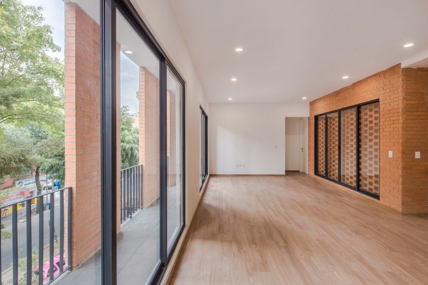Emiliano Zapata 167 by HGR Arquitectos