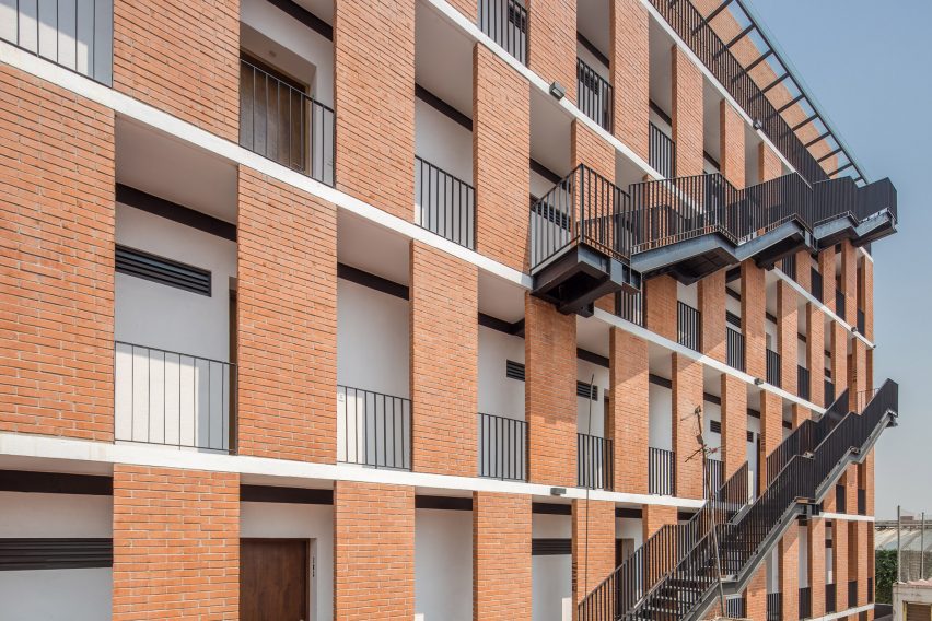 Emiliano Zapata 167 by HGR Arquitectos