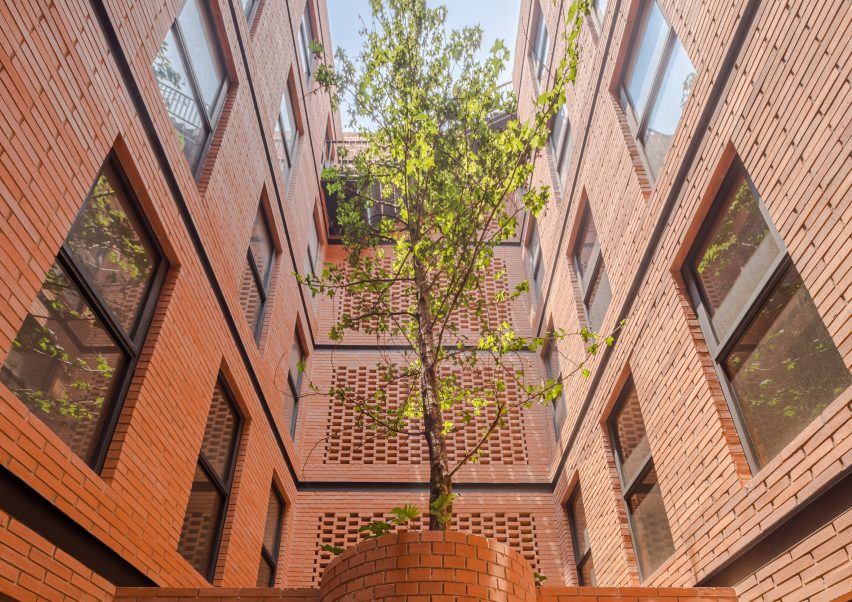 Emiliano Zapata 167 by HGR Arquitectos