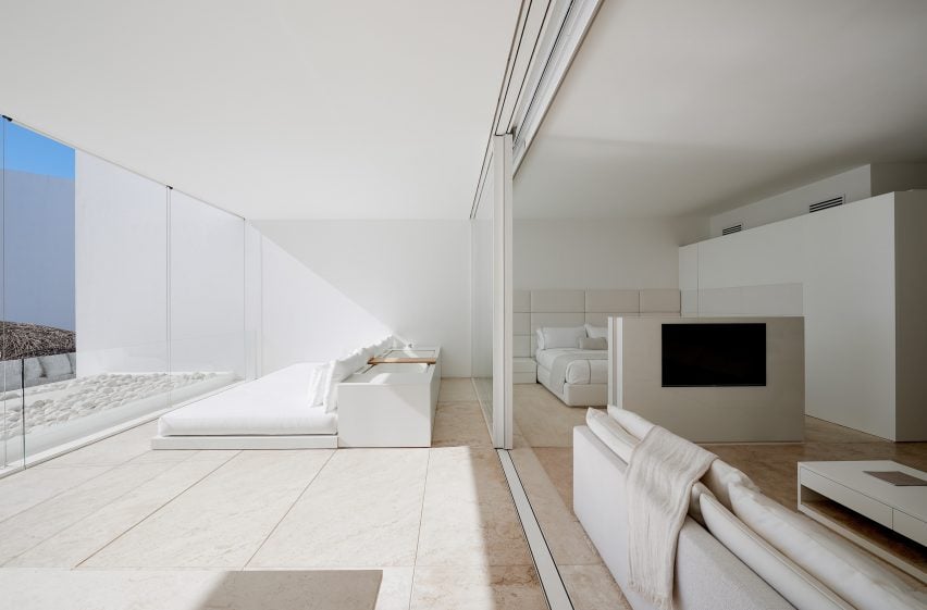 Mar Adentro by Miguel Angel Aragonés