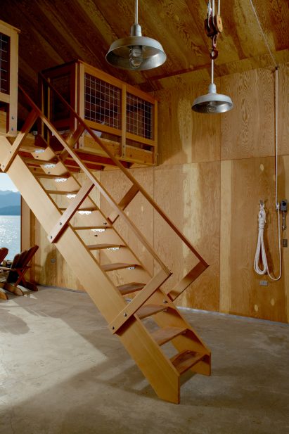 Hood Canal Boat House by Hoedemaker Pfeiffer