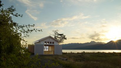 Hood Canal Boat House by Hoedemaker Pfeiffer