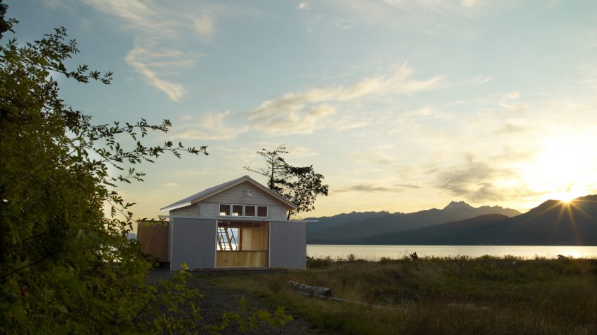 Hood Canal Boat House by Hoedemaker Pfeiffer