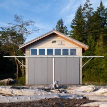 Hood Canal Boat House by Hoedemaker Pfeiffer