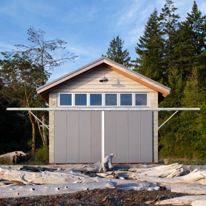Hood Canal Boat House by Hoedemaker Pfeiffer