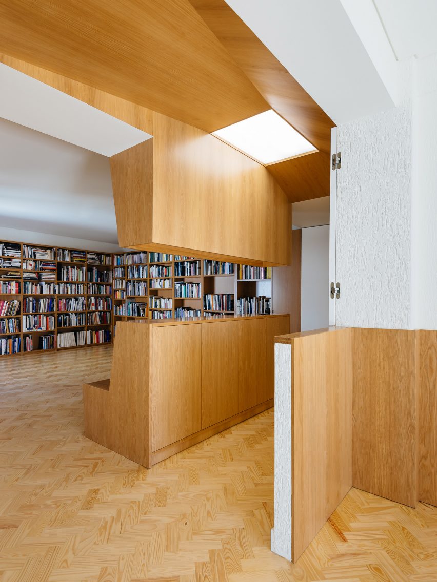 Aurora Arquitectos refurbished 1970s apartment in Lisbon, Portugal