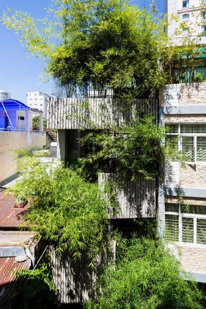Bamboo House by Vo Trong Nghia