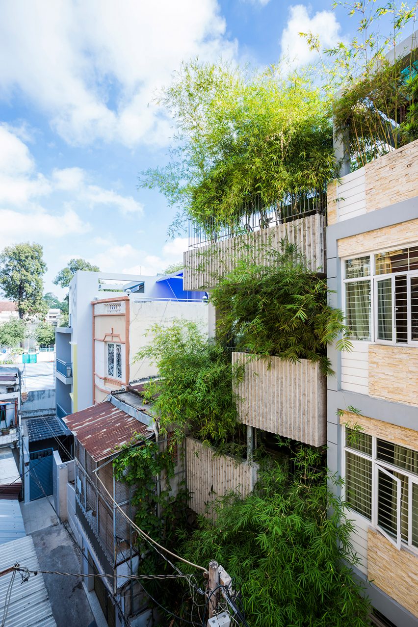 Bamboo House by Vo Trong Nghia