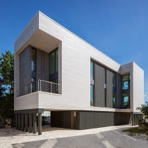 Beach Haven Residence by Specht Architects