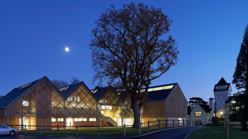 Feilden Clegg Bradley creates barn-inspired art building at Bedales School in Hampshire