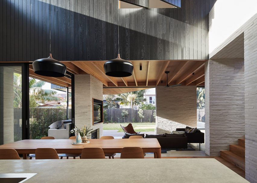 Brick House by Andrew Burges Architects