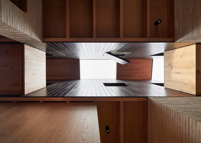 Brick House by Andrew Burges Architects