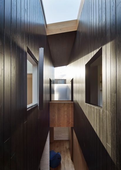 Brick House by Andrew Burges Architects