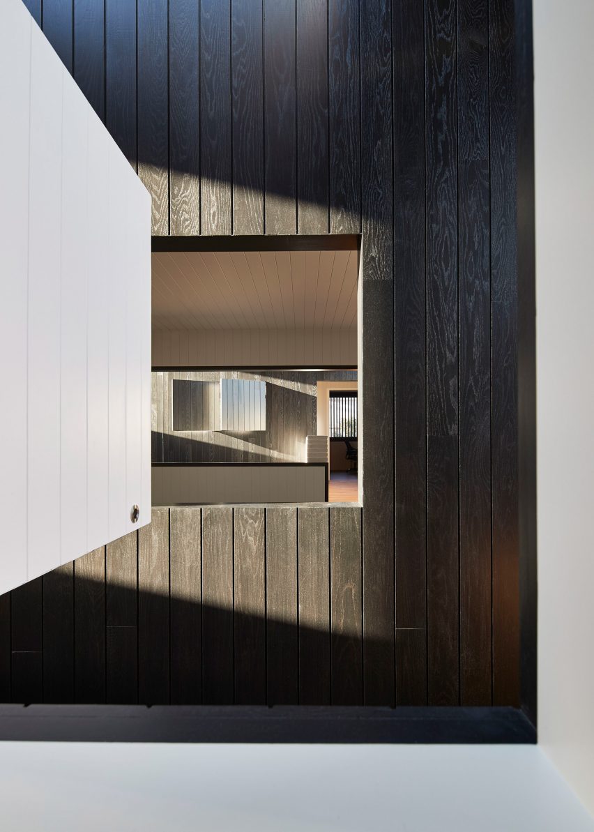 Brick House by Andrew Burges Architects