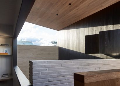 Brick House by Andrew Burges Architects