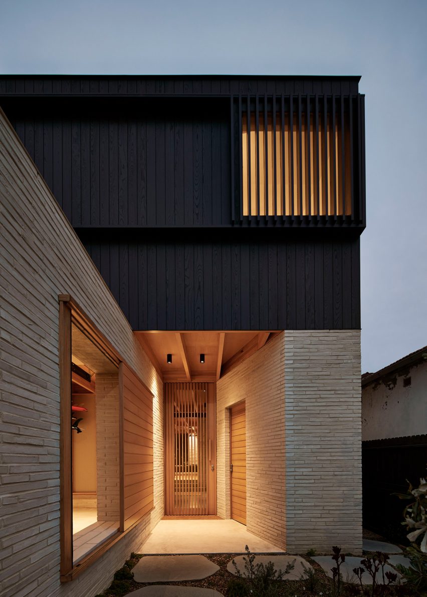Brick House by Andrew Burges Architects