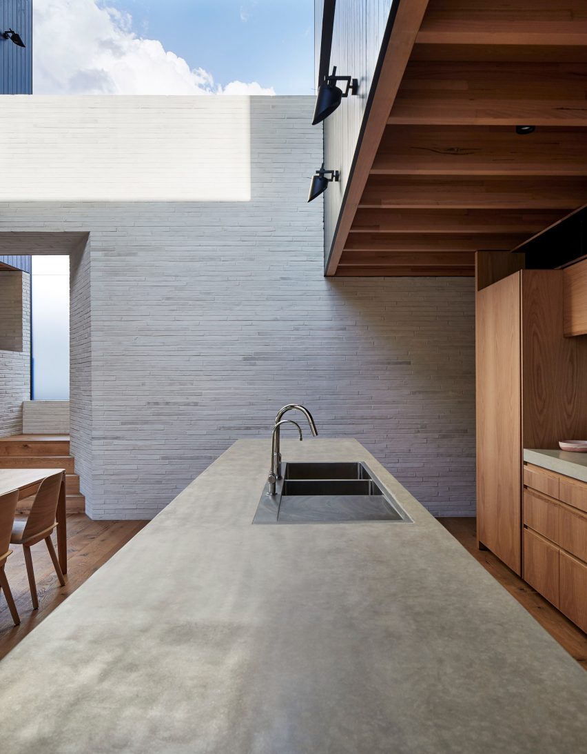 Brick House by Andrew Burges Architects