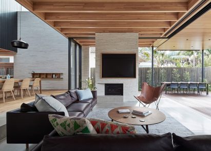 Brick House by Andrew Burges Architects
