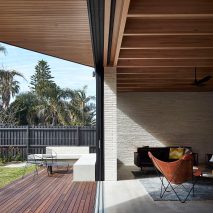Brick House by Andrew Burges Architects