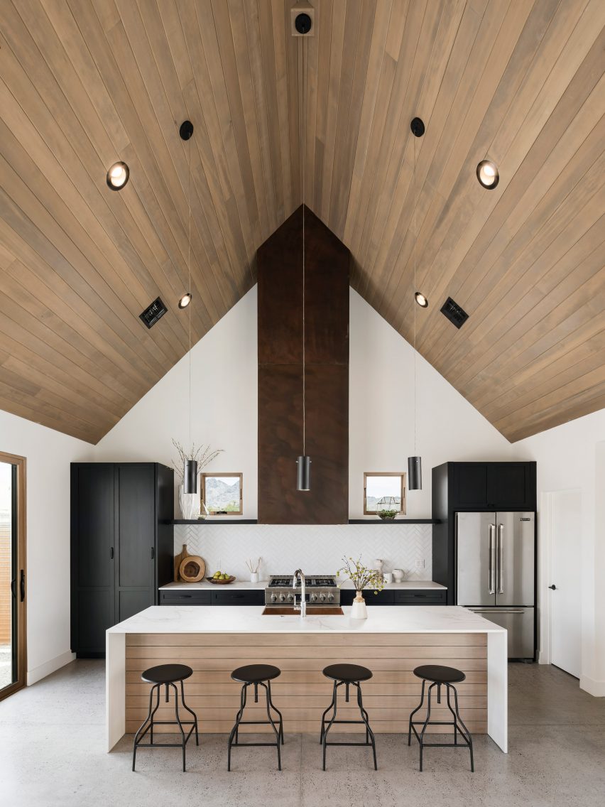 Canal House by The Ranch Mine