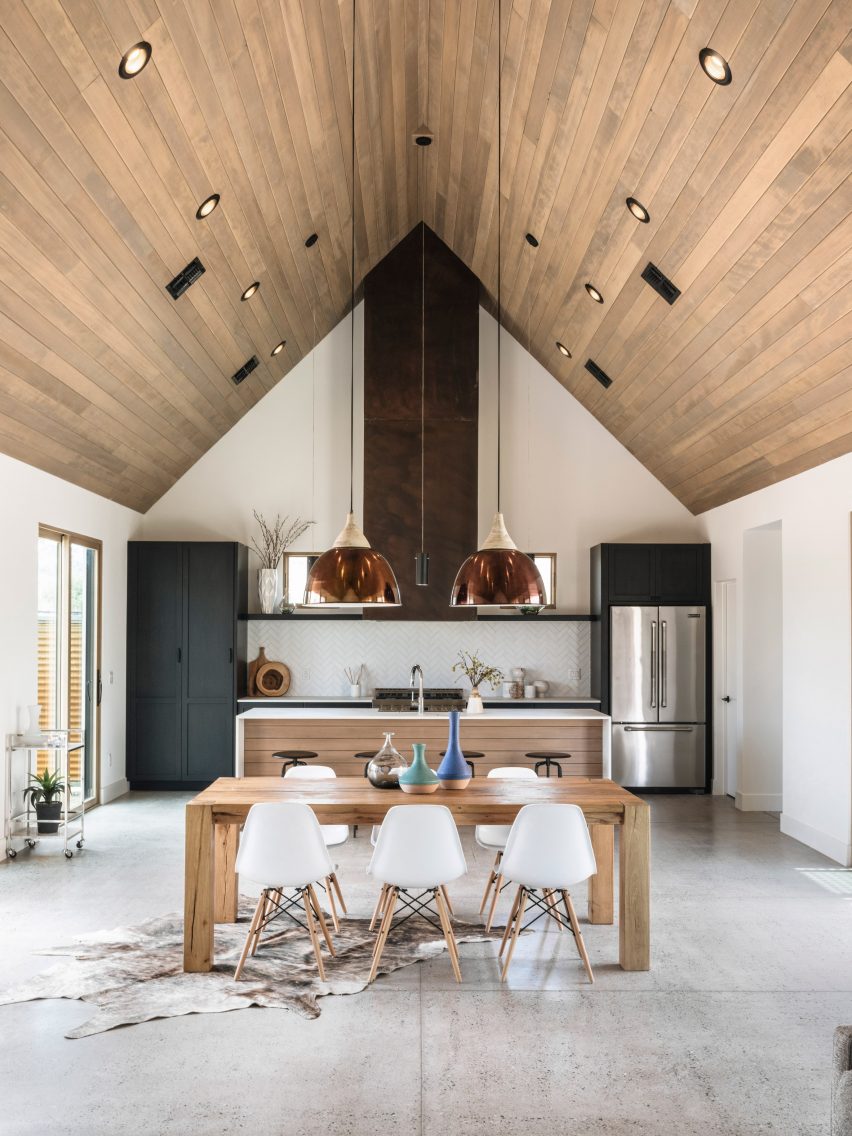 Canal House by The Ranch Mine