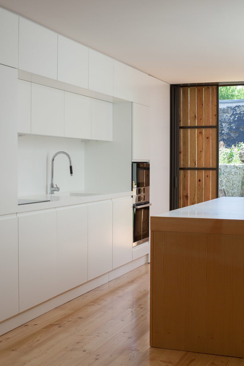 Casa Boavista by Pablo Pita Architects
