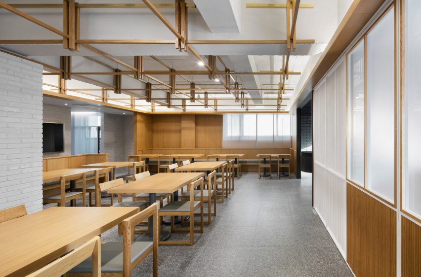 Korean firm By Seog Be Seog decorate Seoul restaurant interior with oak