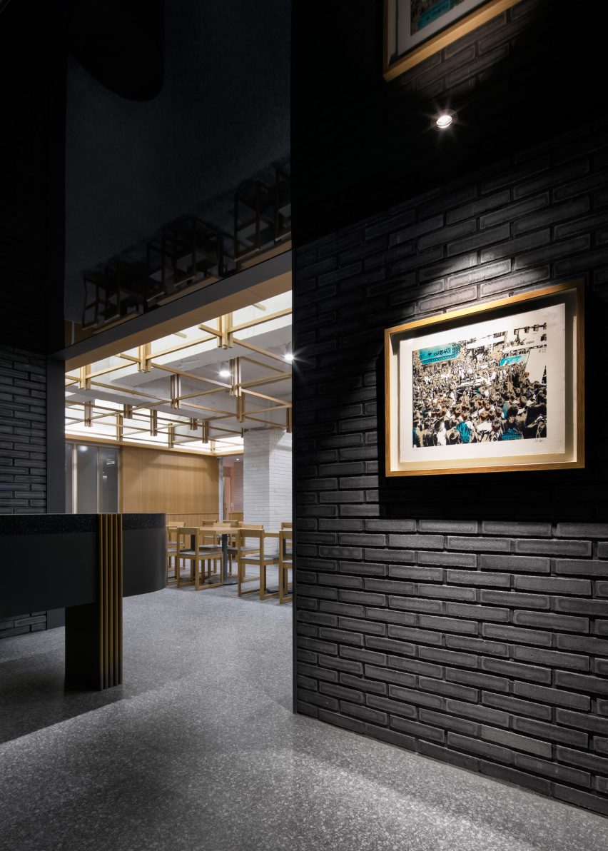 Korean firm By Seog Be Seog decorate Seoul restaurant interior with oak