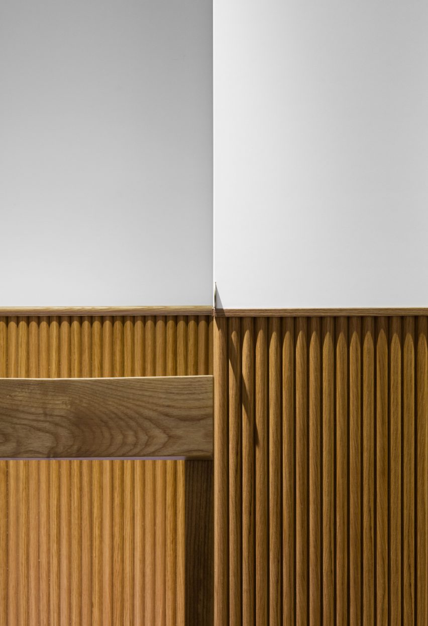 Korean firm By Seog Be Seog decorate Seoul restaurant interior with oak