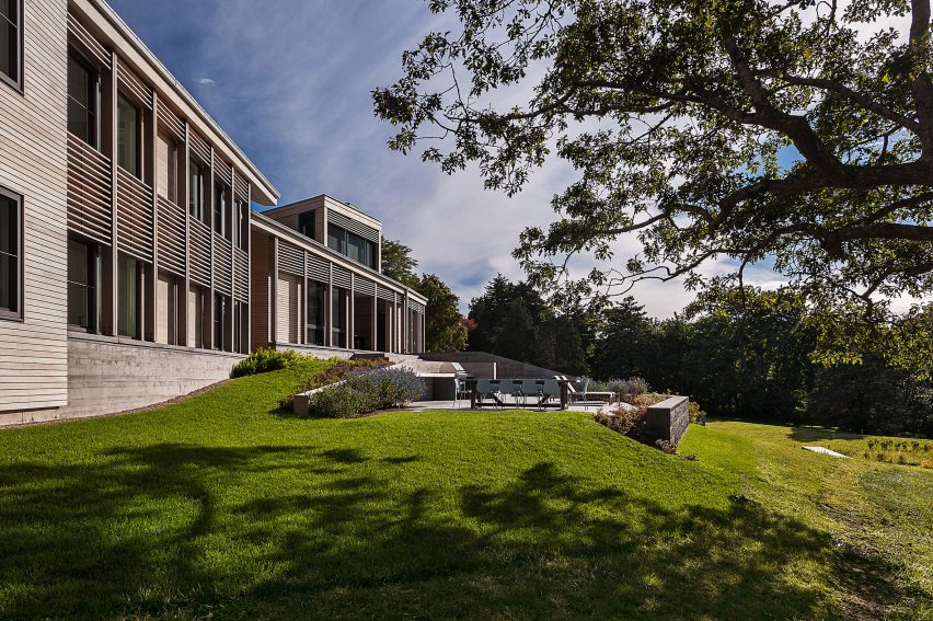 Cove House by Leroy Street Studio