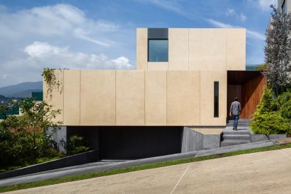 Cumbres House by Arquitectura Sergio Portill
